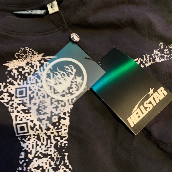 L Large Graphic Tee - Picture 3 of 5